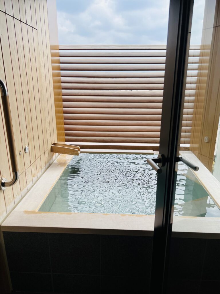 道後御湯の客室露天風呂